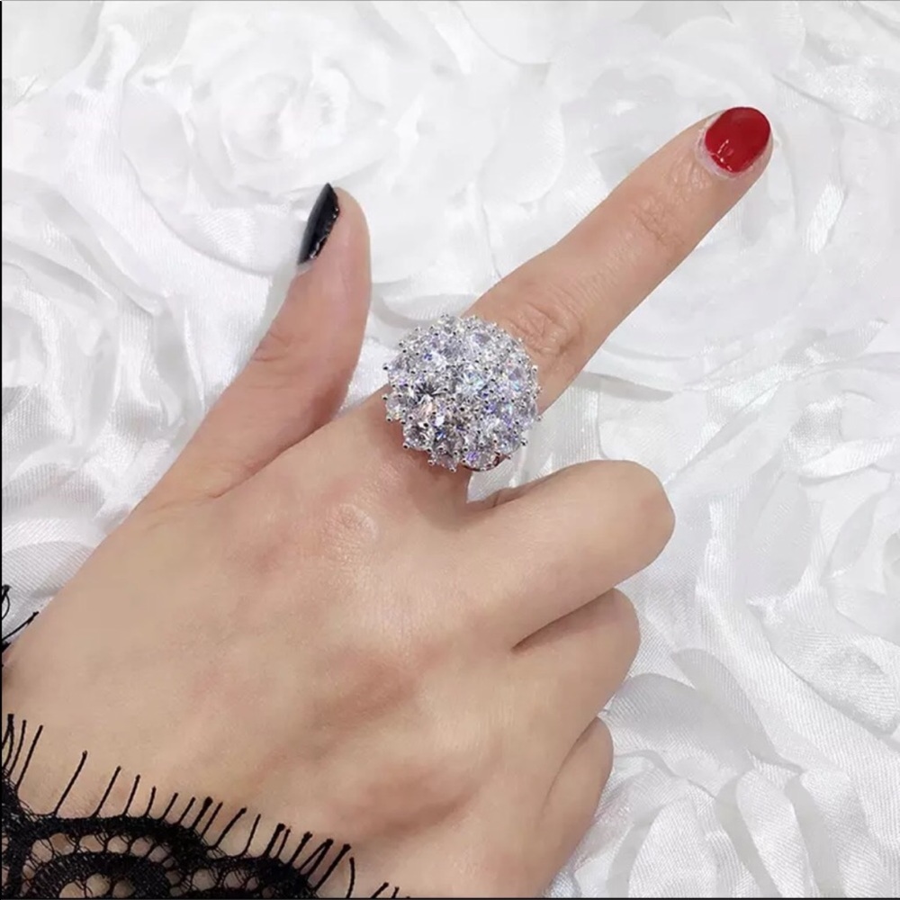 New 925 Silver Flower Diamonds Ring - Picture 6 of 7
